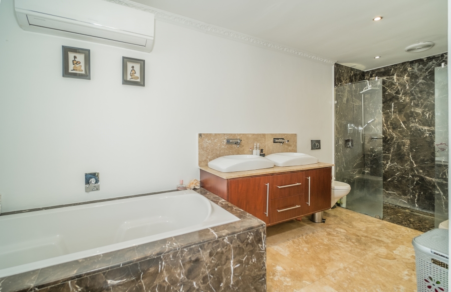 4 Bedroom Property for Sale in Edgemead Western Cape